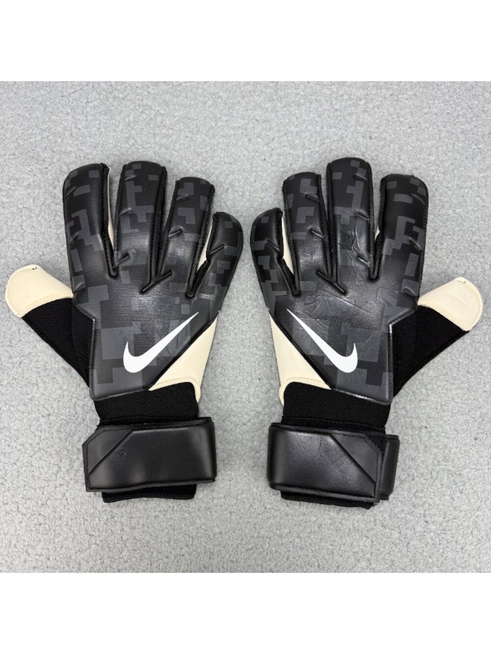 Nike Vapor Grip 3 Size 10.5 Black Promo Player Edition Goalkeeper Gloves Soccer